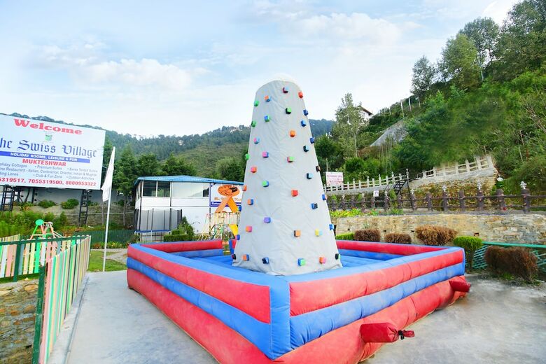 Hotel The Swiss Village Resort