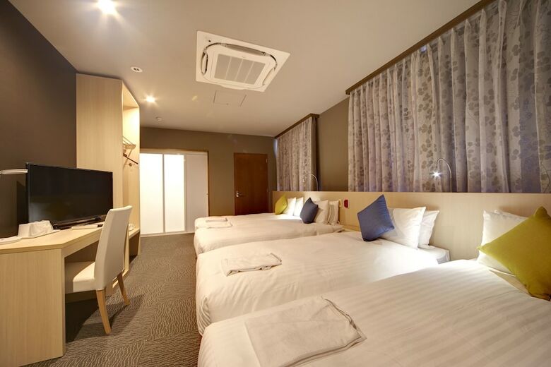 Hotel Azat Naha