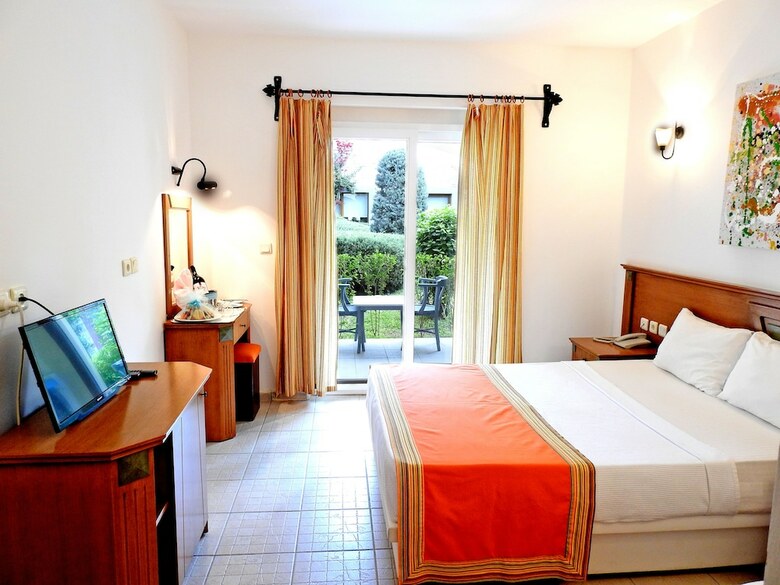 Hotel Tiana Beach Resort - All Inclusive