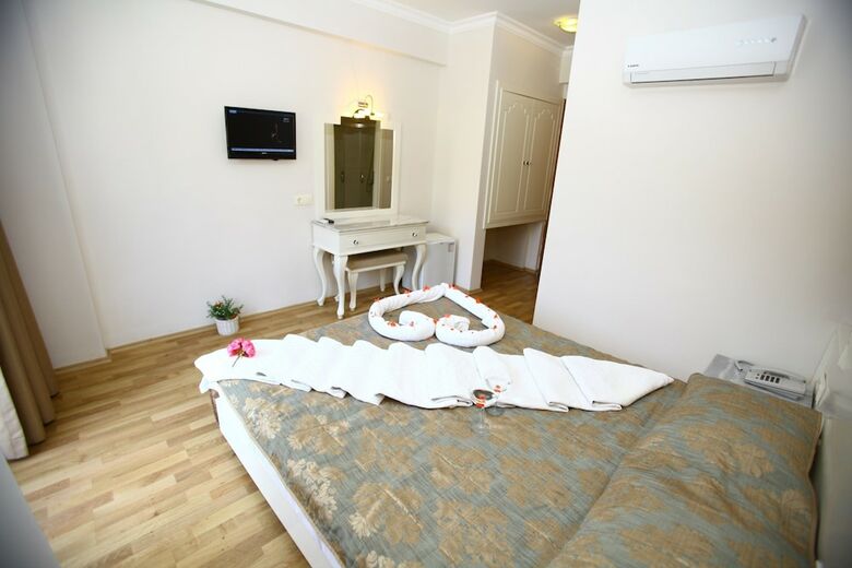 S3 Orange Exclusive Hotel