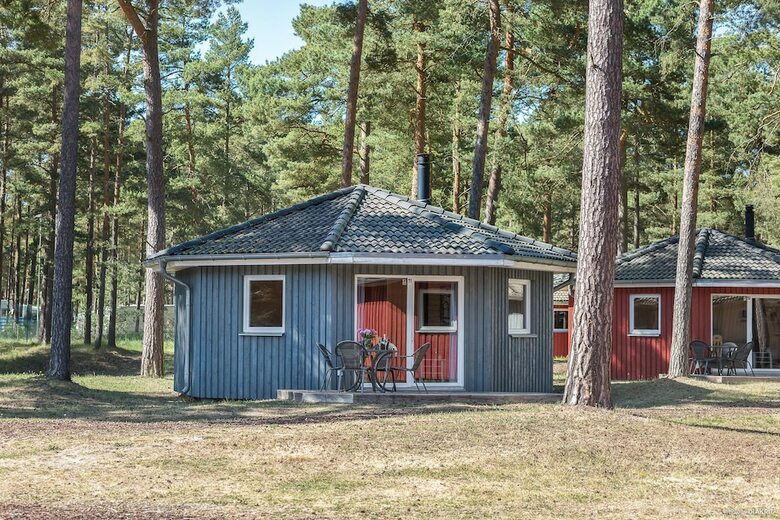 First Camp �hus