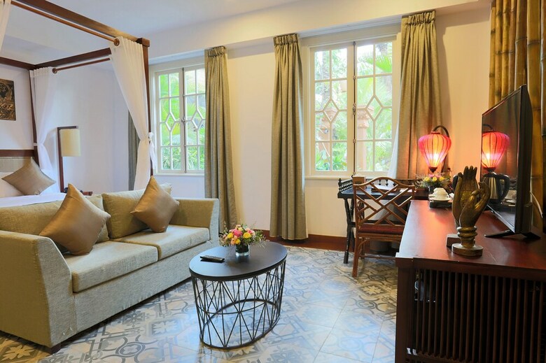 Palace Gate Hotel & Resort