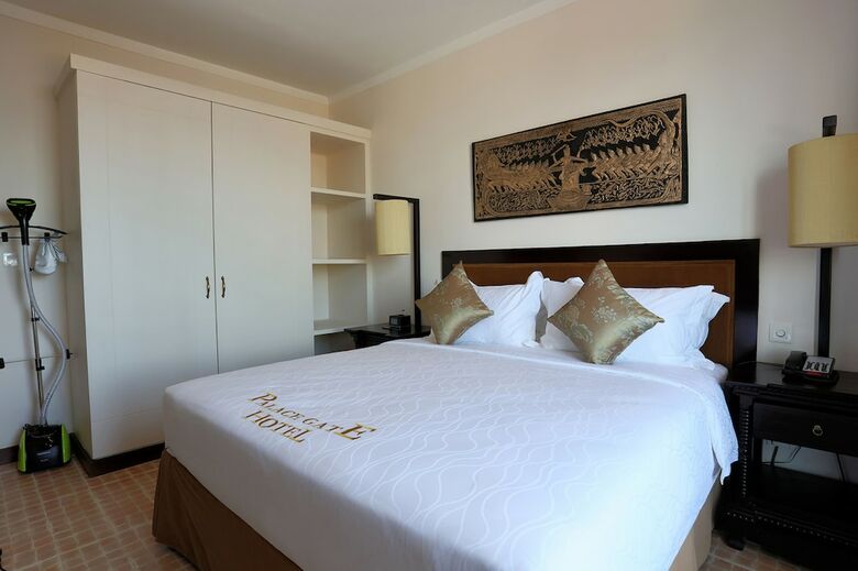 Palace Gate Hotel & Resort