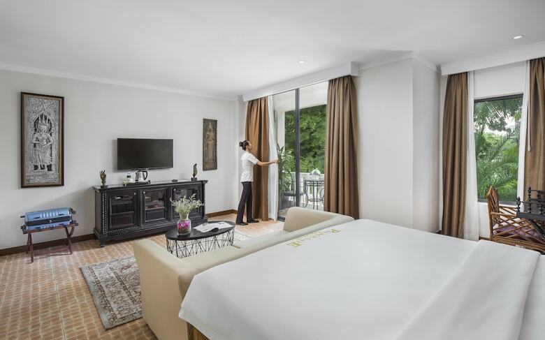 Palace Gate Hotel & Resort