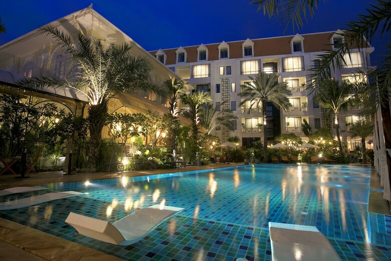 Palace Gate Hotel & Resort