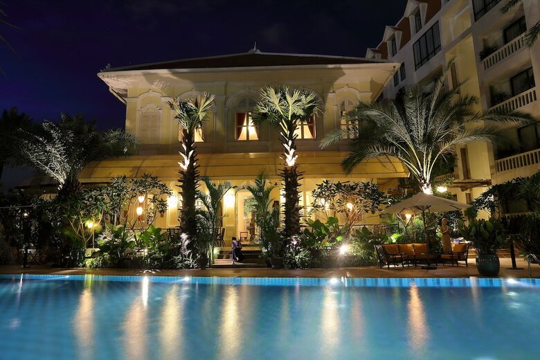 Palace Gate Hotel & Resort