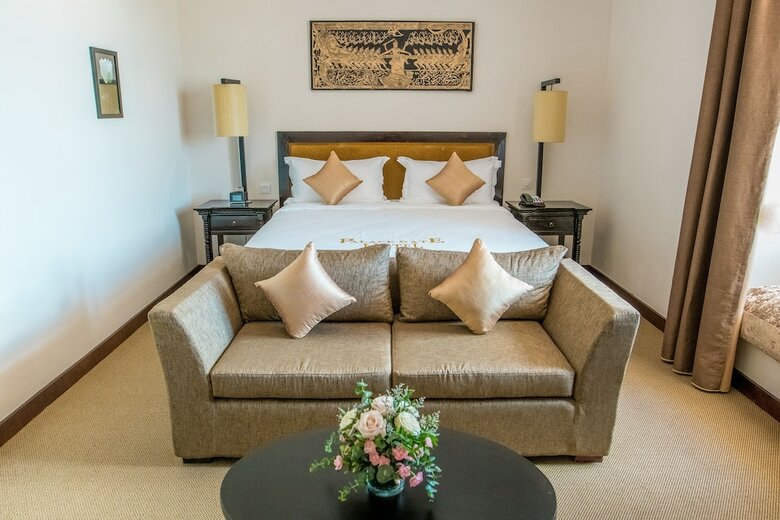 Palace Gate Hotel & Resort