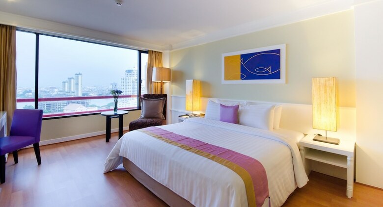 Tongtara Riverview Hotel