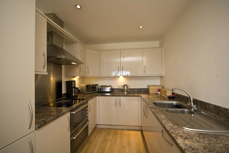 The Beach House & Porth  Sands Apartments