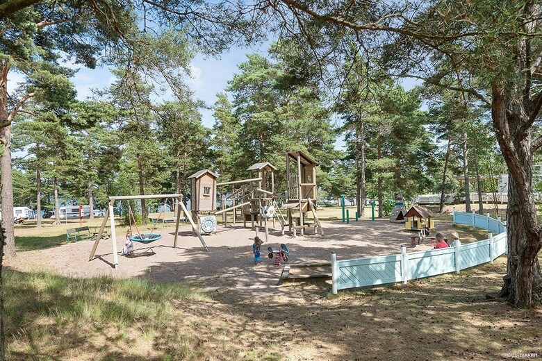 First Camp Okn�