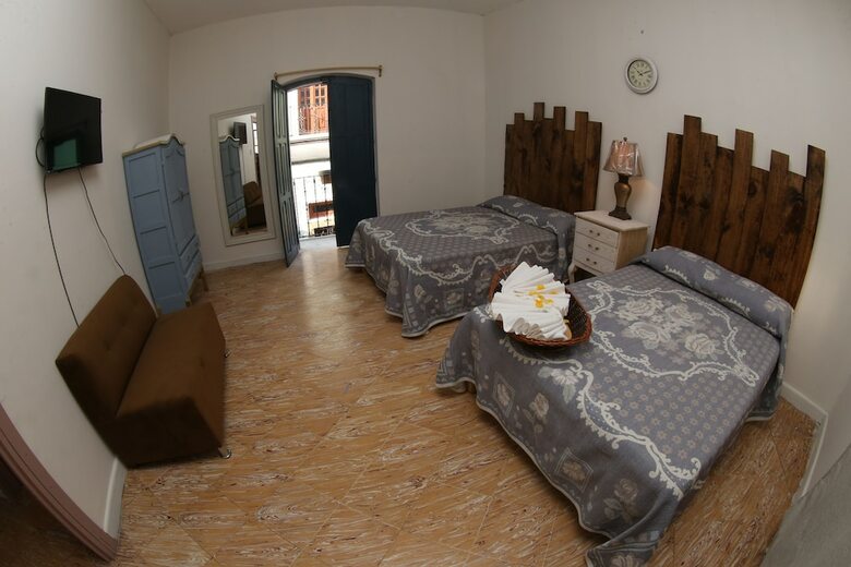 Hotel Hostel Punto 72