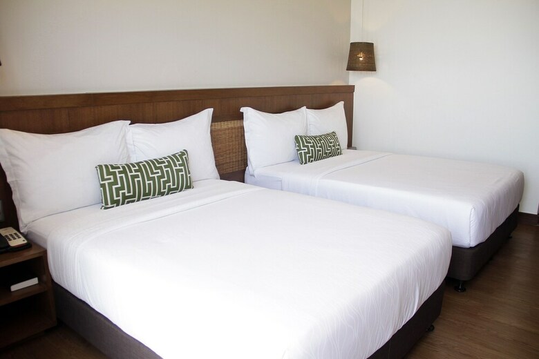Hotel Acea Subic Bay