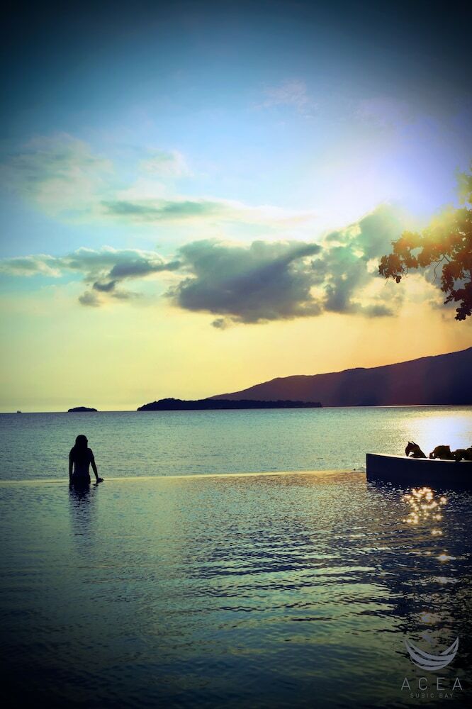 Hotel Acea Subic Bay