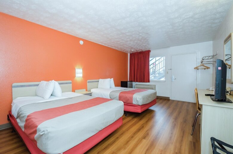 Motel 6 Commerce Ga