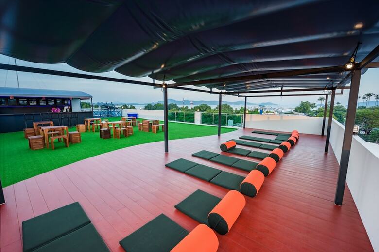 Hostal Phuket Marine Poshtel