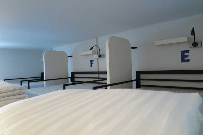 Hostal Phuket Marine Poshtel