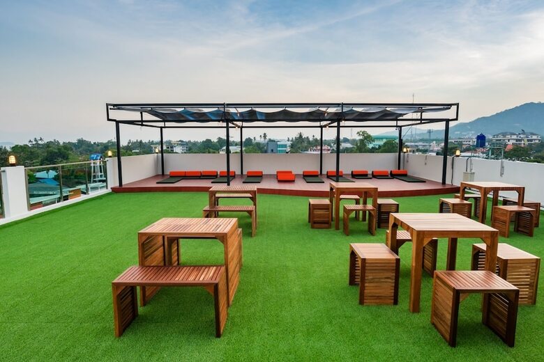 Hostal Phuket Marine Poshtel