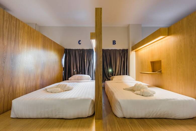 Hostal Phuket Marine Poshtel