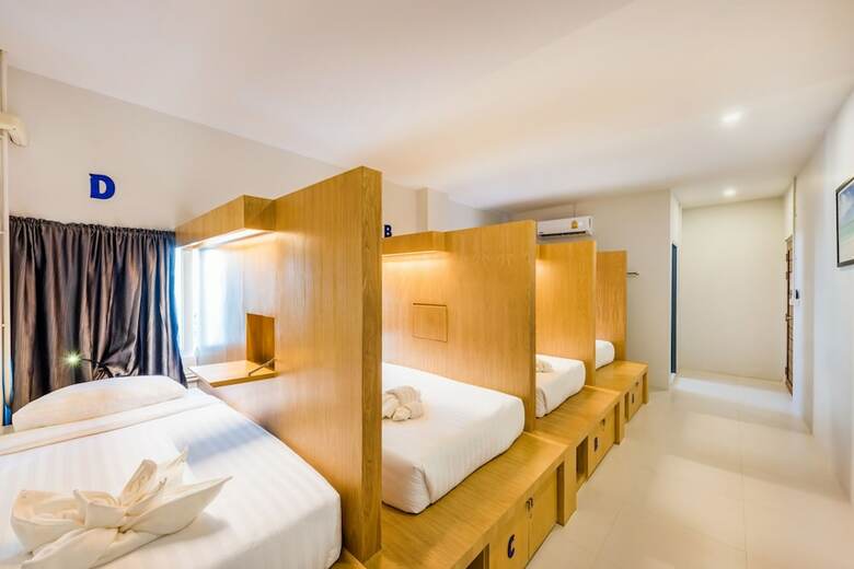 Hostal Phuket Marine Poshtel