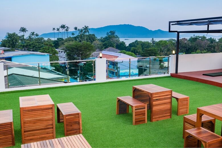 Hostal Phuket Marine Poshtel