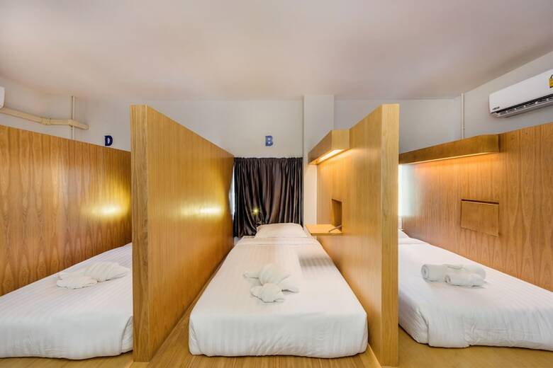 Hostal Phuket Marine Poshtel