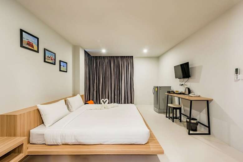 Hostal Phuket Marine Poshtel