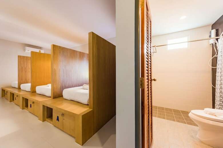 Hostal Phuket Marine Poshtel