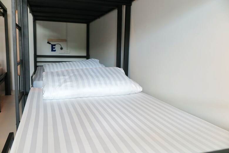 Hostal Phuket Marine Poshtel