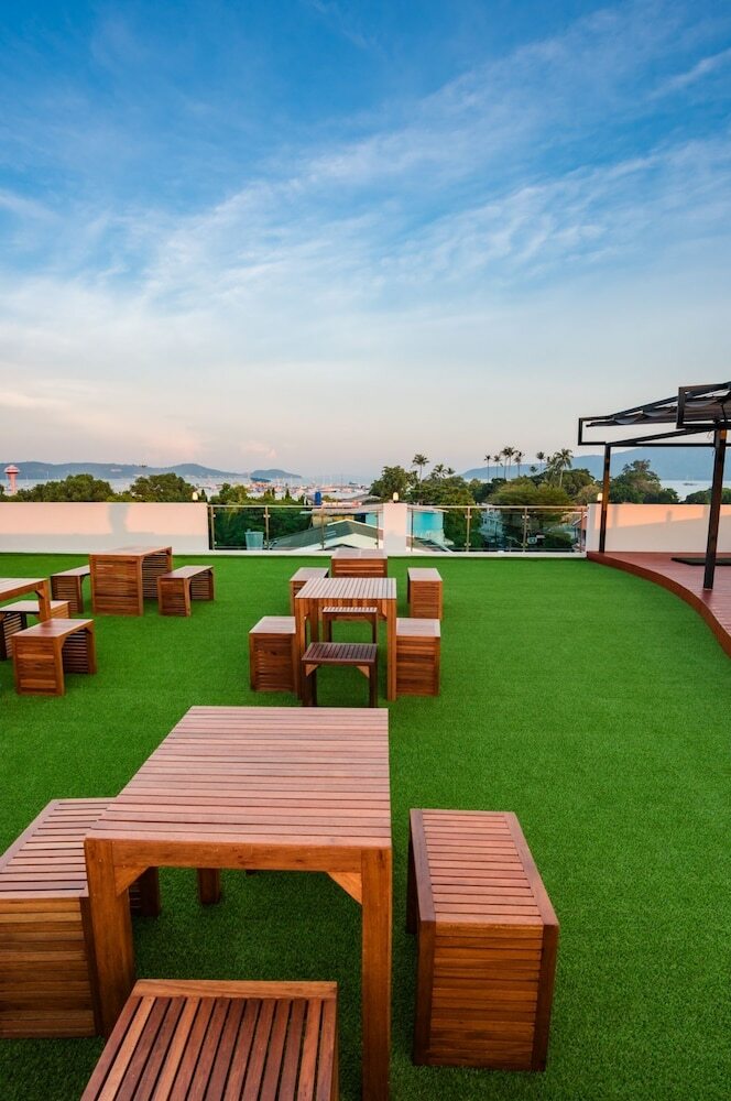 Hostal Phuket Marine Poshtel