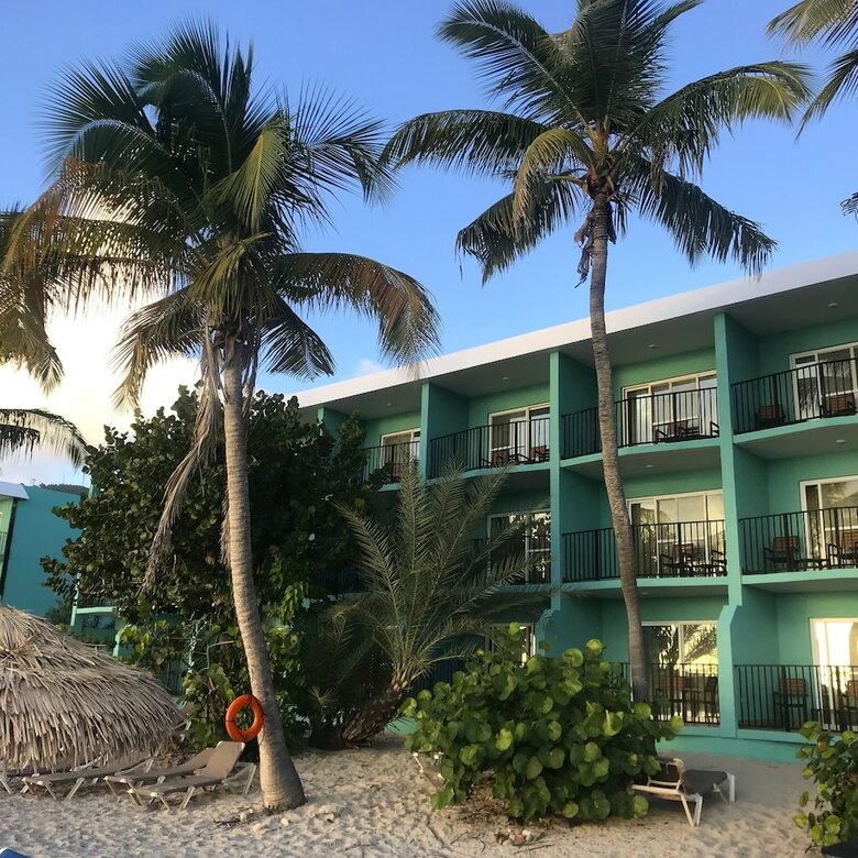 Hotel Emerald Beach Resort