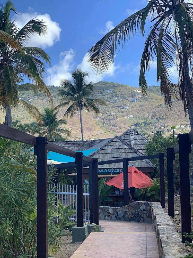 Hotel Emerald Beach Resort