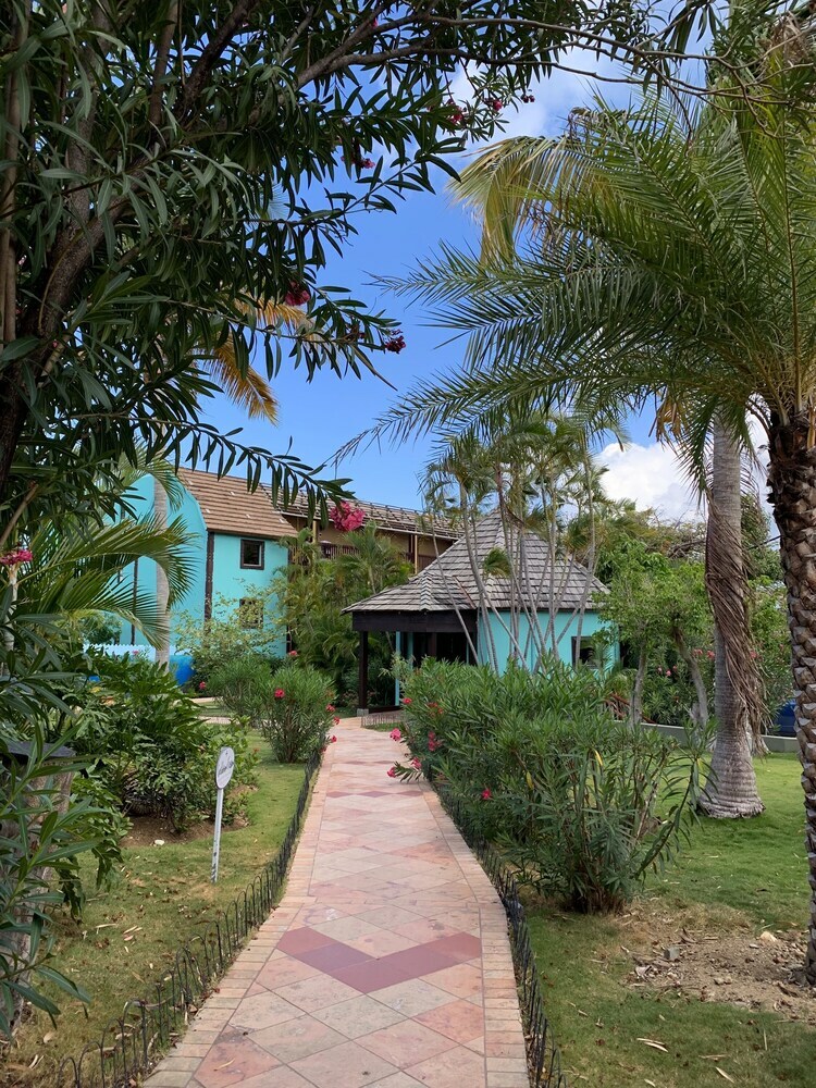 Hotel Emerald Beach Resort