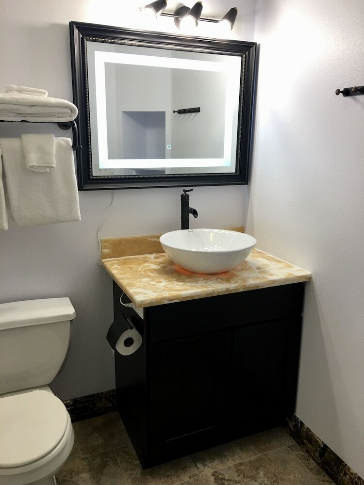 Lake View Suites