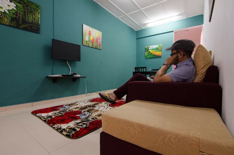 Bed & Breakfast Anggerik Residence