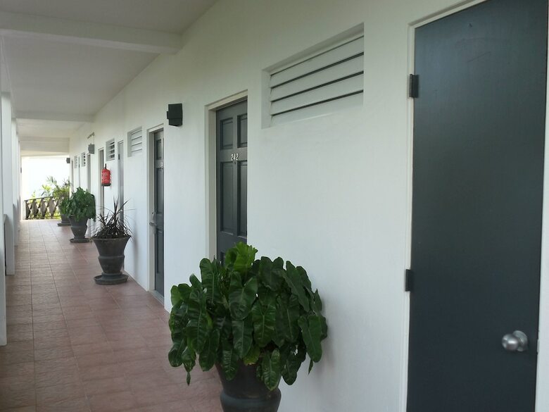 Hotel Coyaba Beach Resort
