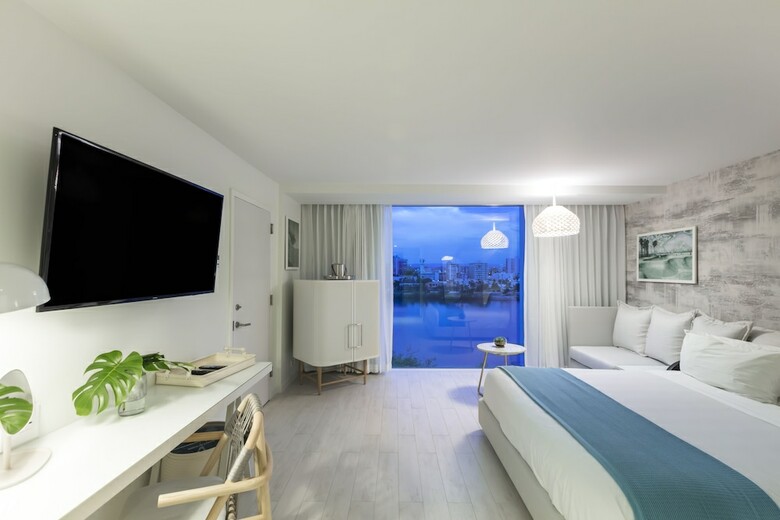 Serafina Beach Hotel