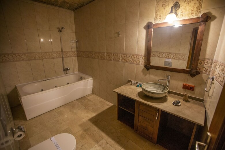 Hermes Cave Hotel