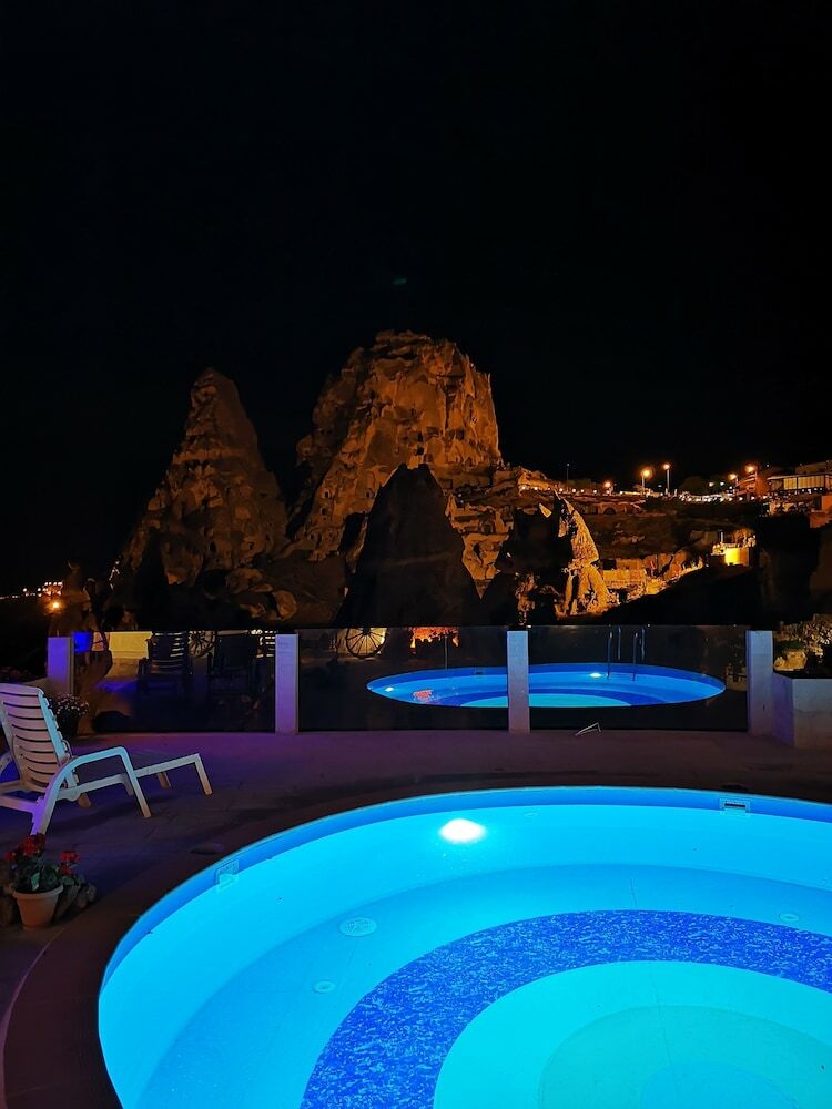 Hermes Cave Hotel