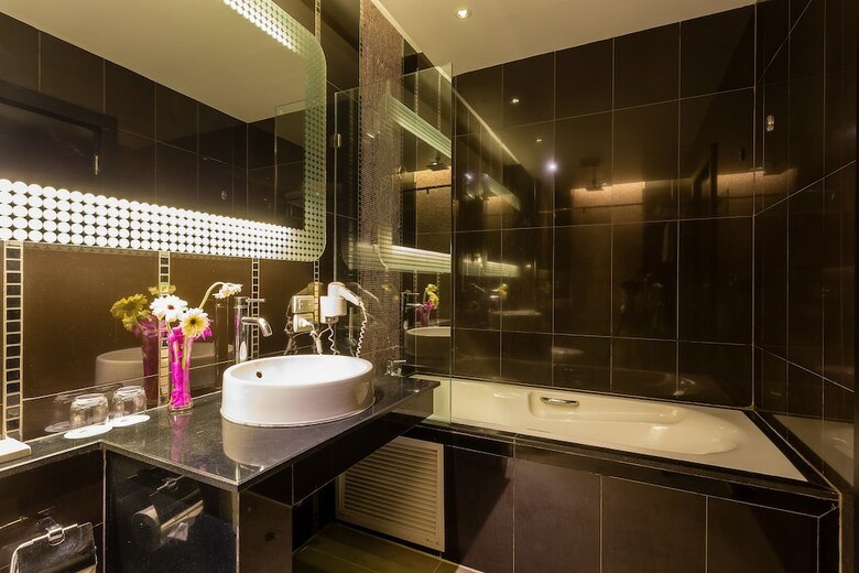 Nova Platinum Hotel
