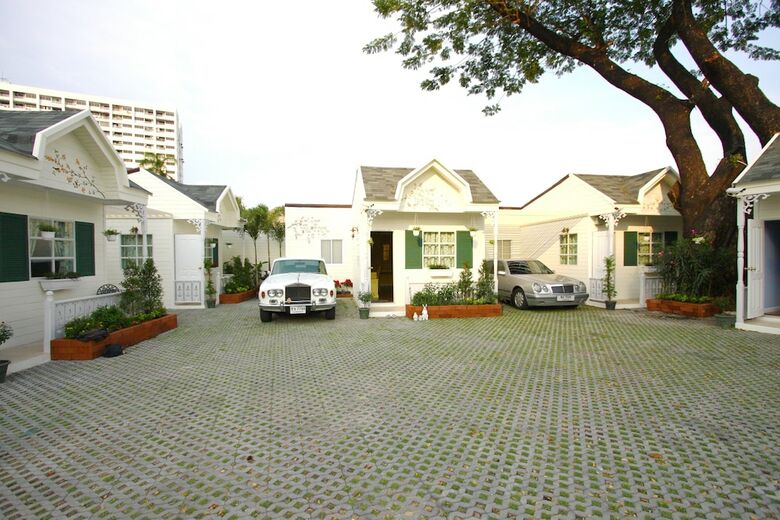 Hotel Oberry Resort
