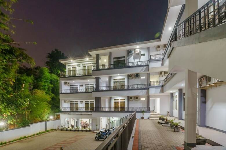 Hotel Reddoorz Plus Near Sukajadi 2