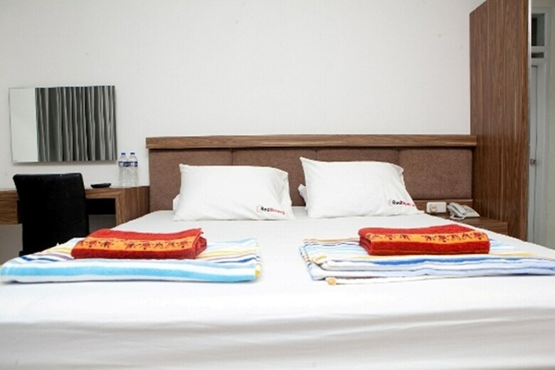 Hotel Reddoorz Plus Near Sukajadi 2