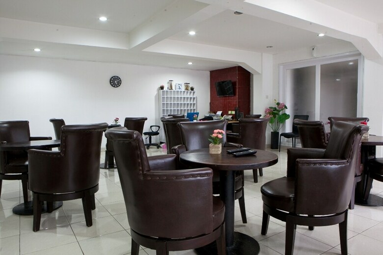 Hotel Reddoorz Plus Near Sukajadi 2