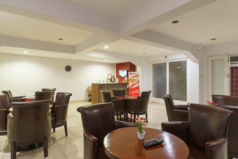 Hotel Reddoorz Plus Near Sukajadi 2
