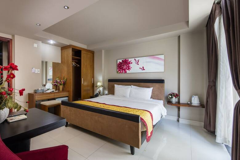South Saigon Hotel