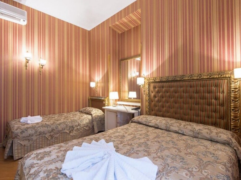 Domus Colosseo Hotel