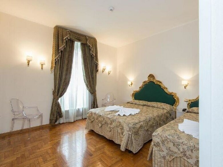 Domus Colosseo Hotel