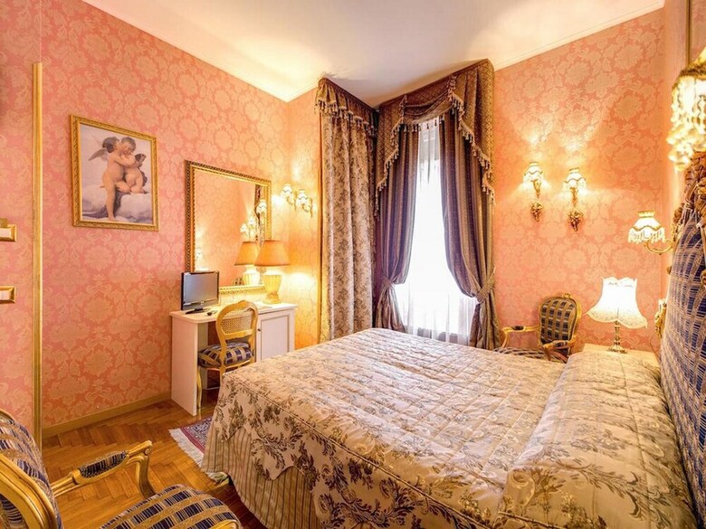 Domus Colosseo Hotel