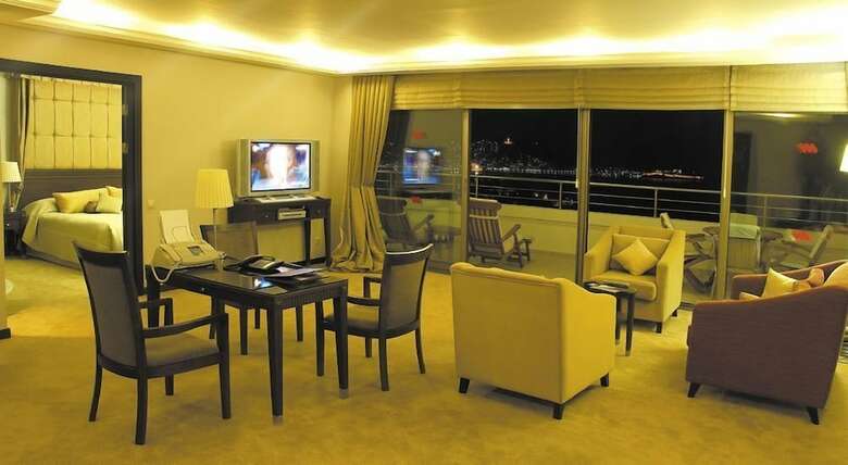Korumar Deluxe Hotel