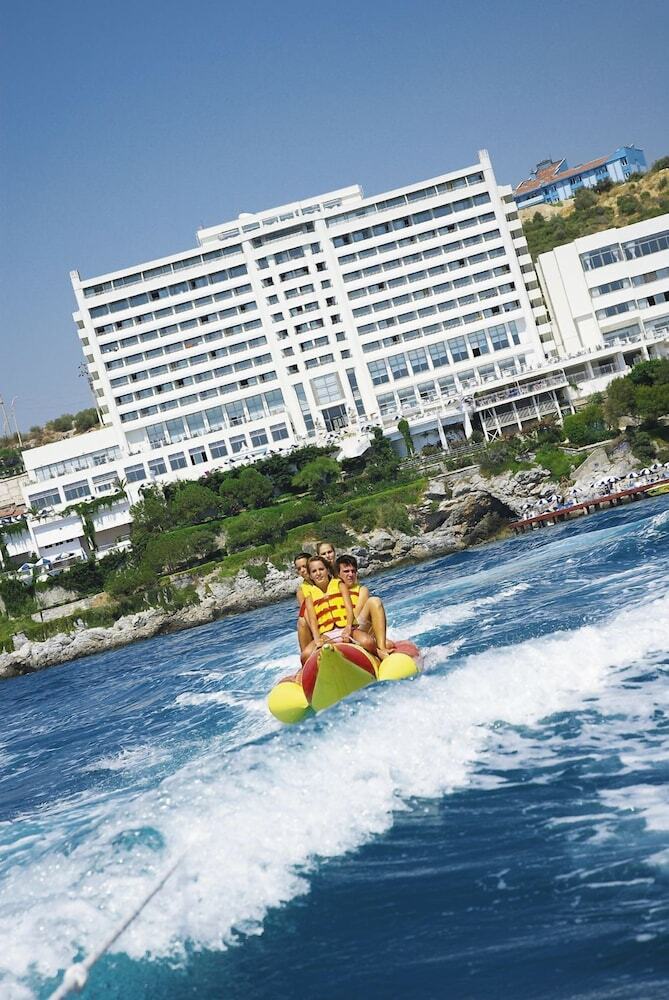 Korumar Deluxe Hotel